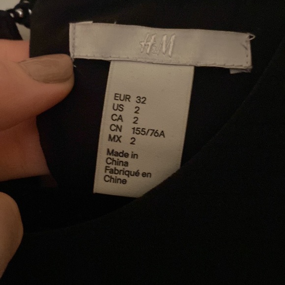 Women’s black H&M dress - Picture 2 of 6